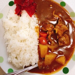 カレー粉とパスタソースで作るカレーライス